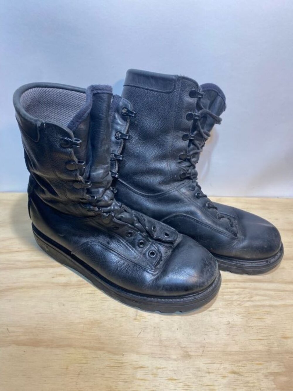 Canadian Army General Purpose Combat Boots Size 265/96 US size 9 By Boulet